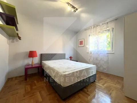 Prodaja, kuća, 200m², Tološi, Podgorica - image 11