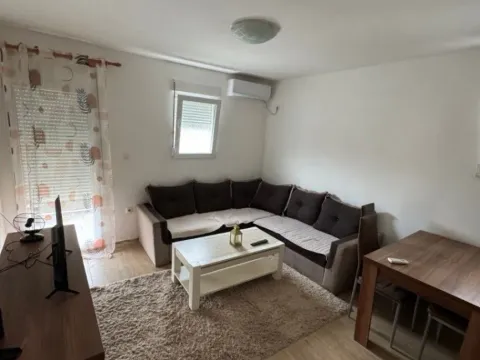 Izdavanje, jednosoban stan, 50m2, Gornja Gorica, Podgorica Izdavanje, jednosoban stan, 50m2, Gornja Gorica, Podgorica