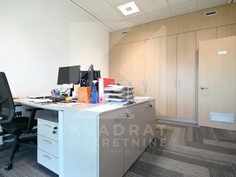 Izdavanje, poslovni prostor, 106m², Donja Gorica, Podgorica - image 7