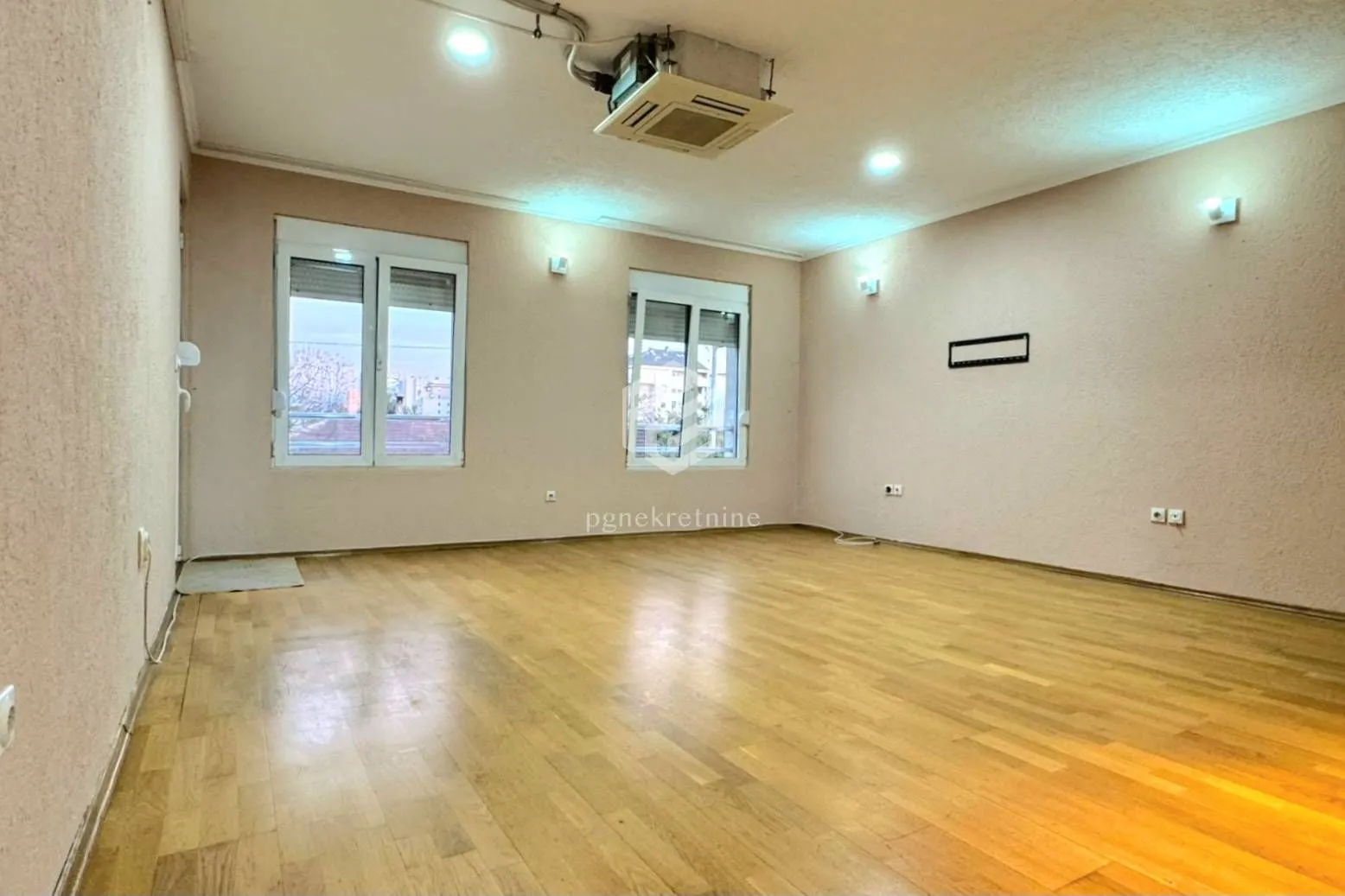 Rent, two bedroom apartment, 69m², Pobrežje, Podgorica