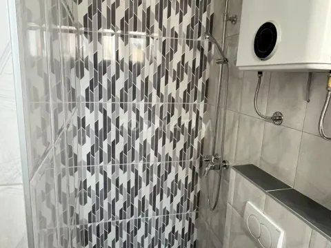 Izdavanje, stan, 18m², Kalenić Pijaca, Vračar Sve Podlokacije - image 4