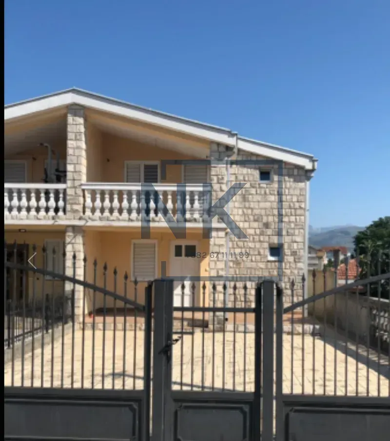 Rent, house, 220m², Konik, Podgorica