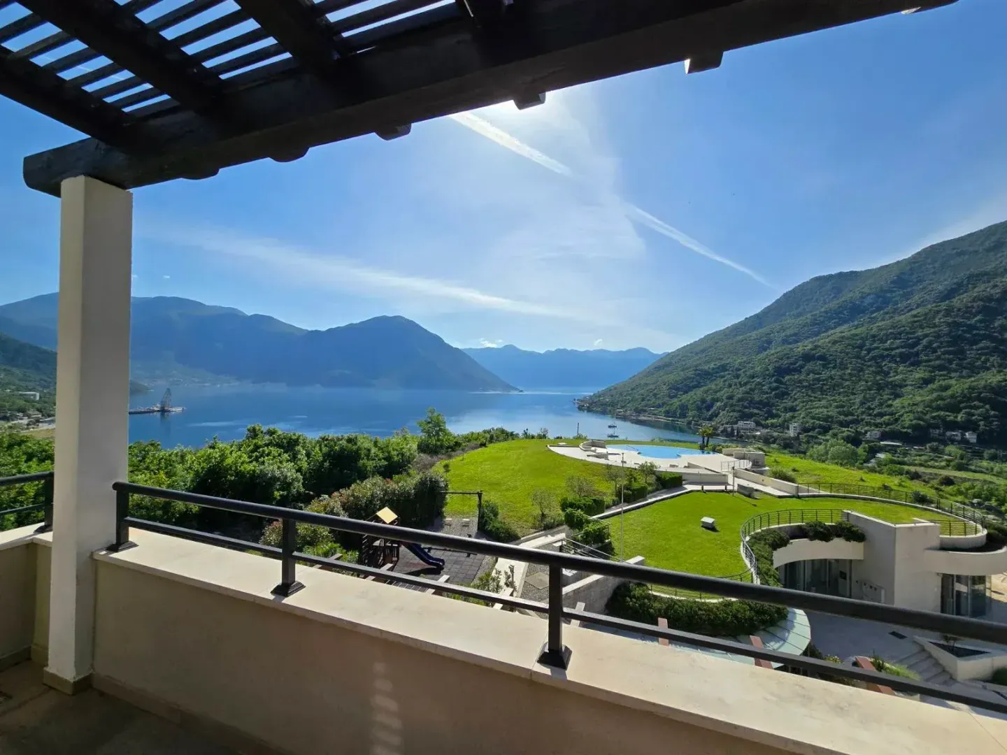Prodaja, dvosoban stan, 105m², Kotor, Crna Gora