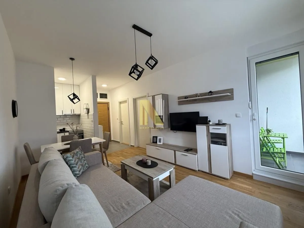 Izdavanje, jednosoban stan, 37m², Bulevar Evrope, Novi Sad Sve Podlokacije