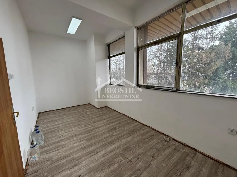 Rent, office space, 260m², Kluz, Zvezdara Sve Podlokacije