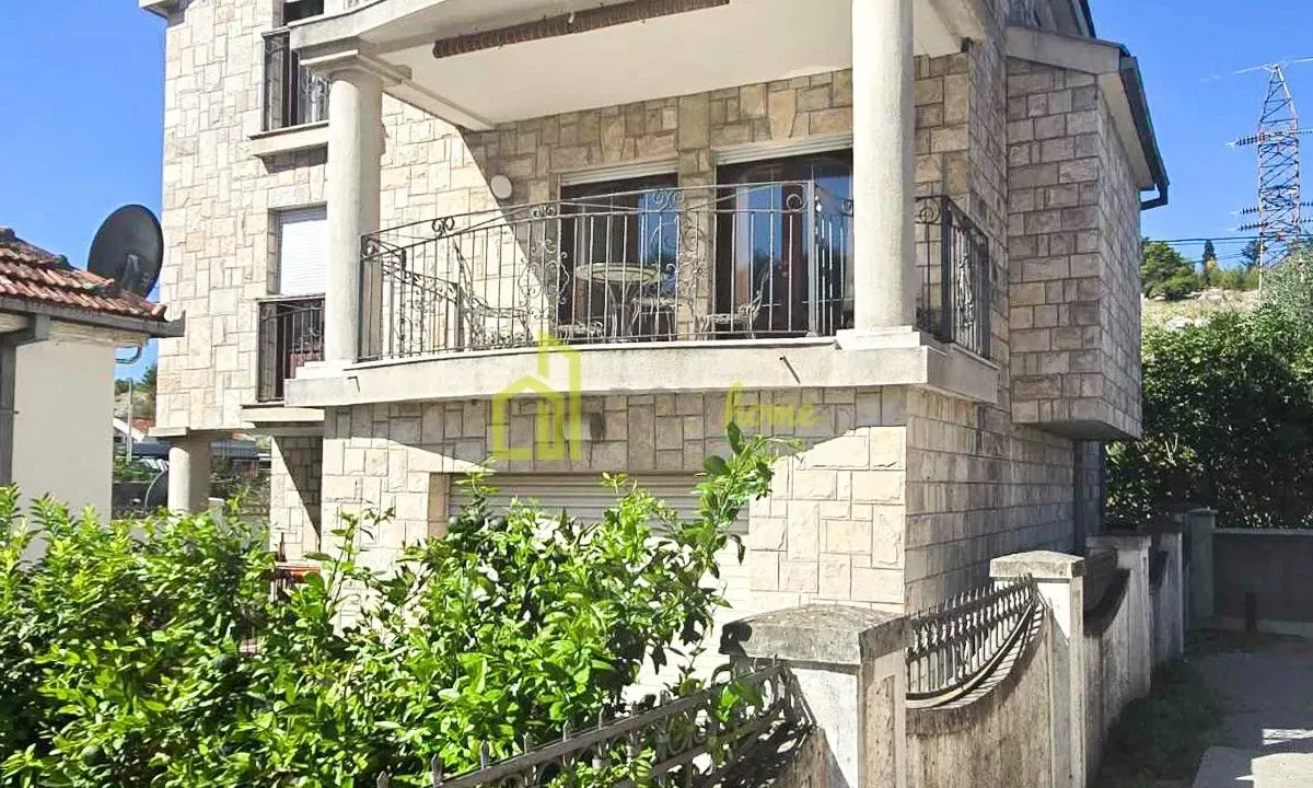 Rent, house, 270m², Masline, Podgorica