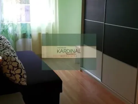 Izdavanje, trosoban stan, 73m², Centar, Jagodina - image 4