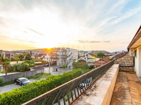 Izdavanje, kuća, 250m², Zagorič, Podgorica - image 23