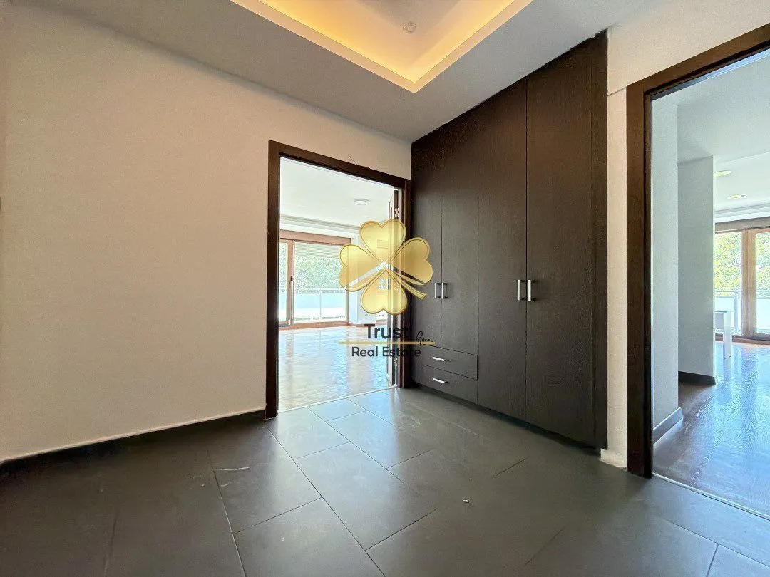 Izdavanje, četvorosoban stan, 228m², Preko Morače, Podgorica