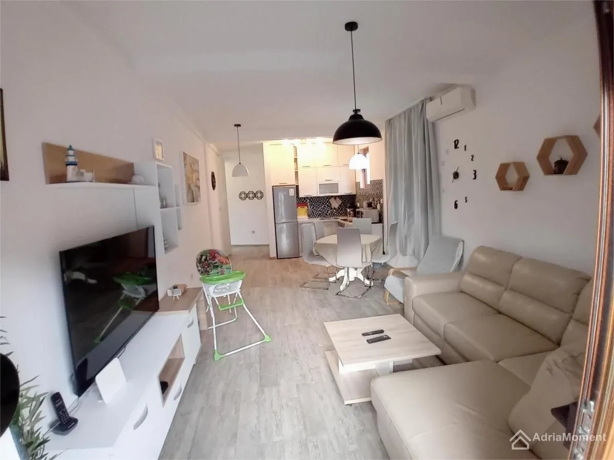 Prodaja, dvosoban stan, 72m², Dobrota, Kotor