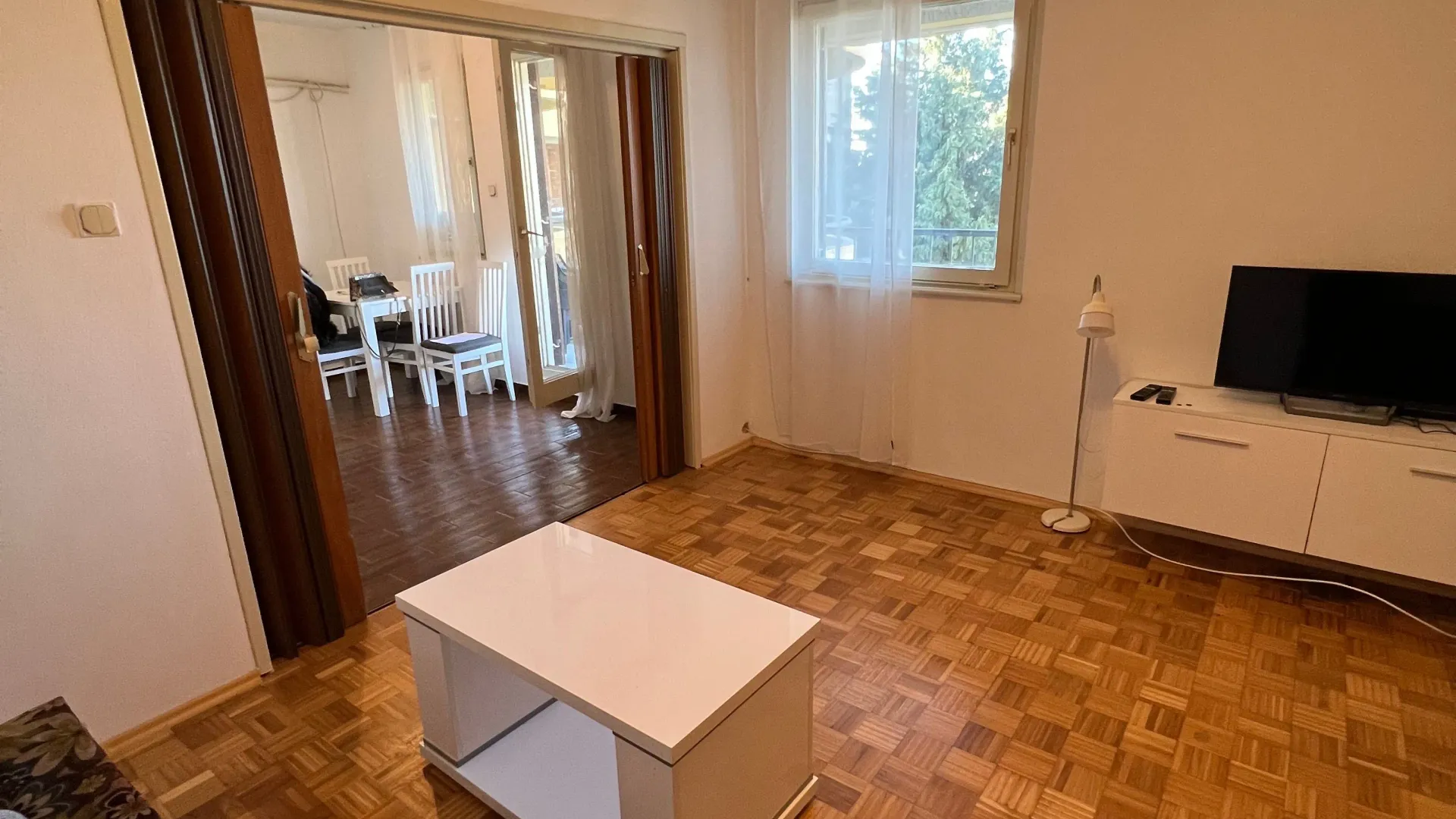 Izdavanje, dvosoban stan, 75m², Centar, Bar