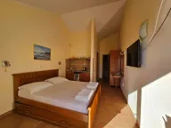 Izdavanje, garsonjera, 35m², Bečići, Budva - image 2