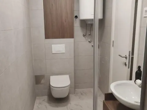 Rent, two bedroom apartment, 44m², Kragujevac, Srbija - image 9