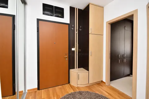Rent, three bedroom apartment, 120m², City Kvart, Podgorica - image 18