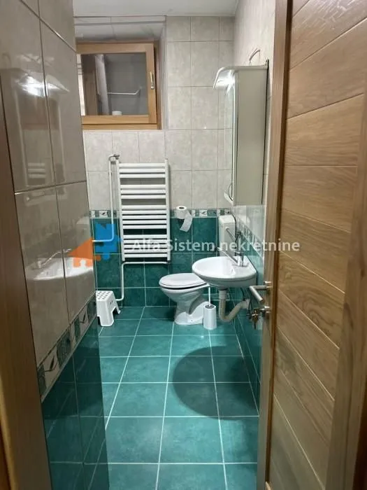 Izdavanje, trosoban stan, 105m², Savski Venac, Beograd