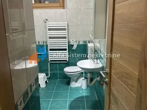 Izdavanje, trosoban stan, 105m², Savski Venac, Beograd - image 21