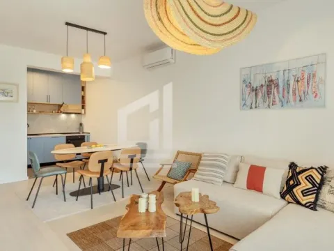 Prodaja, dvosoban stan, 72m², Tivat, Crna Gora - image 1