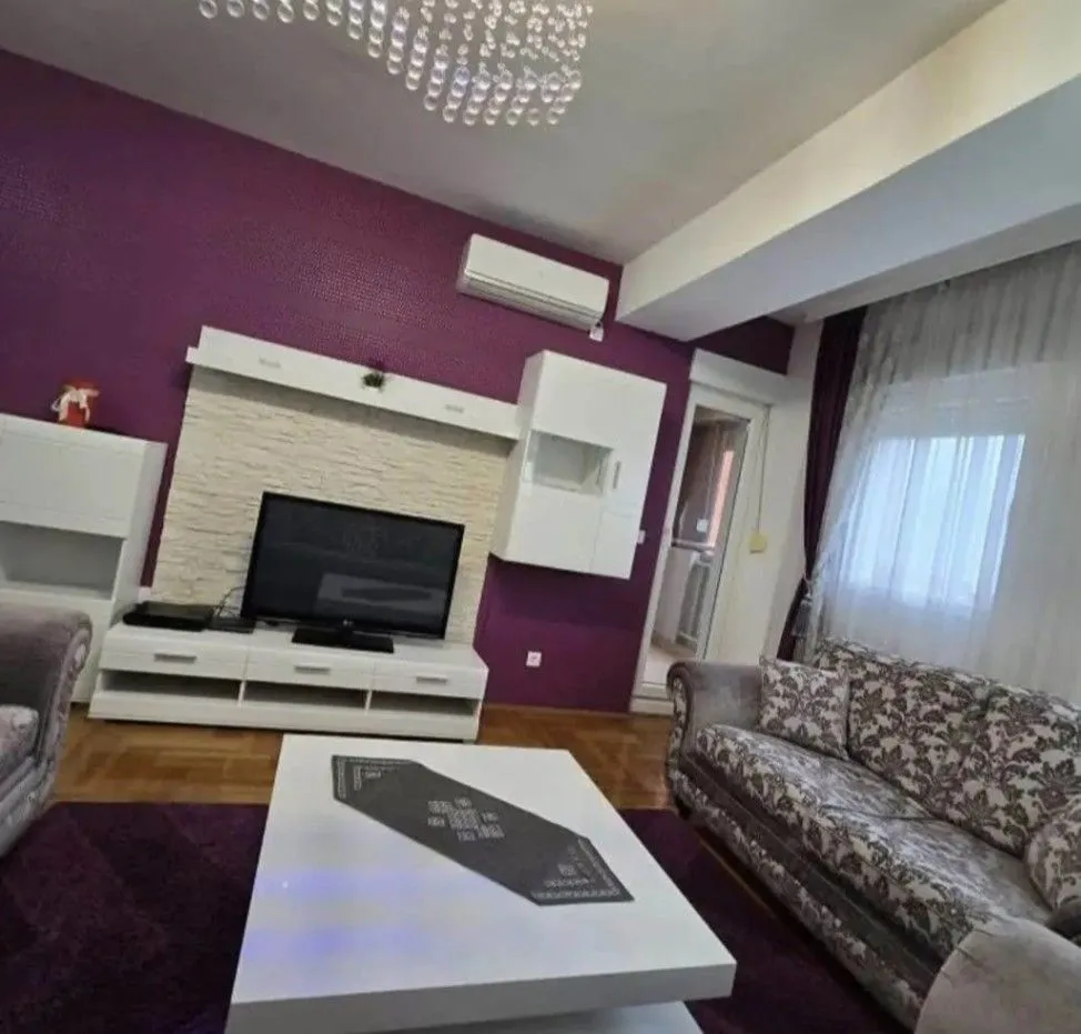 Izdavanje, jednosoban stan, 70m², City Kvart, Podgorica