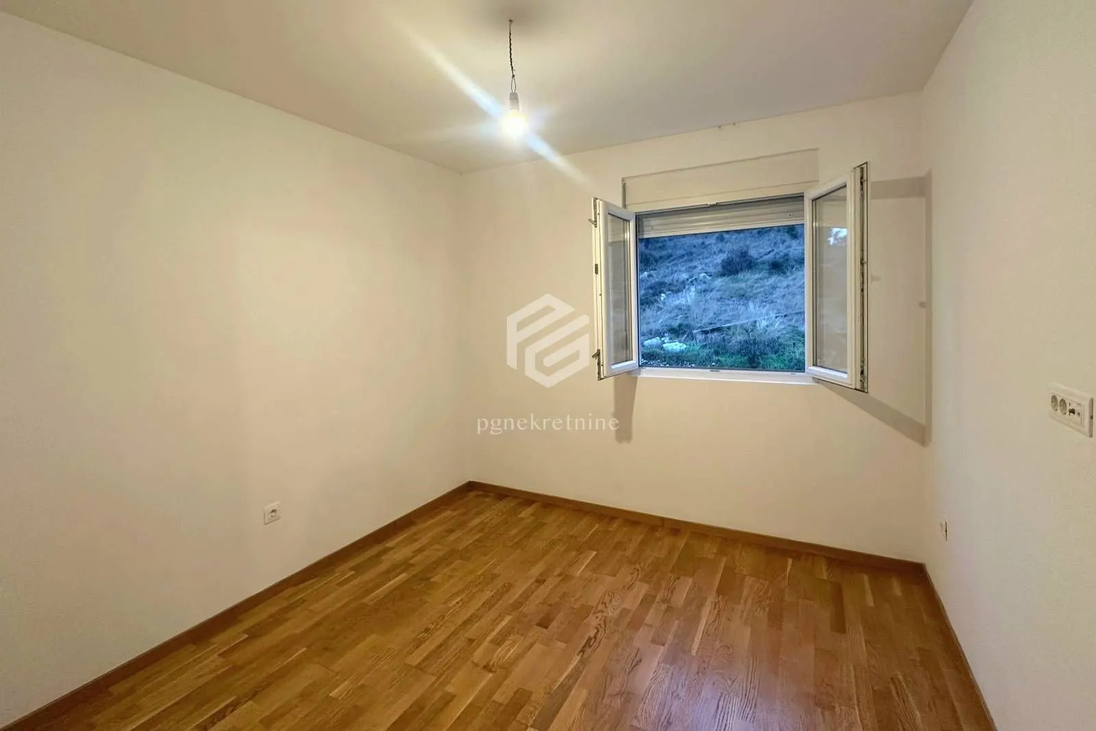 Izdavanje, dvosoban stan, 69m², Ljubović, Podgorica