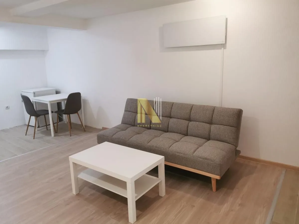Izdavanje, garsonjera, 32m², Bulevar Oslobodjenja, Novi Sad Sve Podlokacije