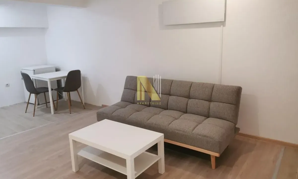 Izdavanje, garsonjera, 32m², Bulevar Oslobodjenja, Novi Sad Sve Podlokacije