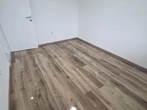 Prodaja, četvorosoban stan, 112m², Medijana, Niš - image 11