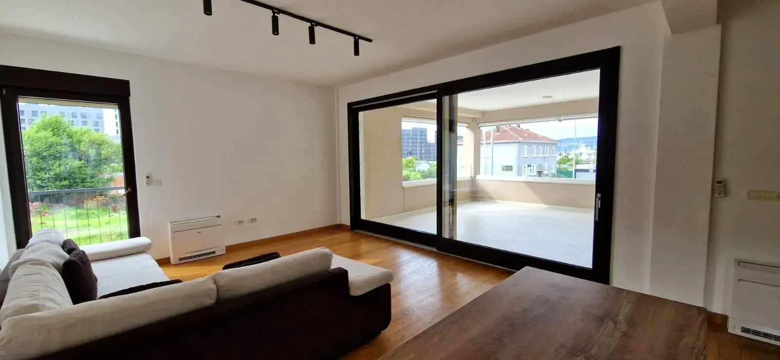 Izdavanje, stan, 110m², Tivat, Crna Gora