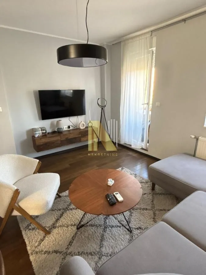 Izdavanje, dvosoban stan, 43m², Bulevar Evrope, Novi Sad Sve Podlokacije