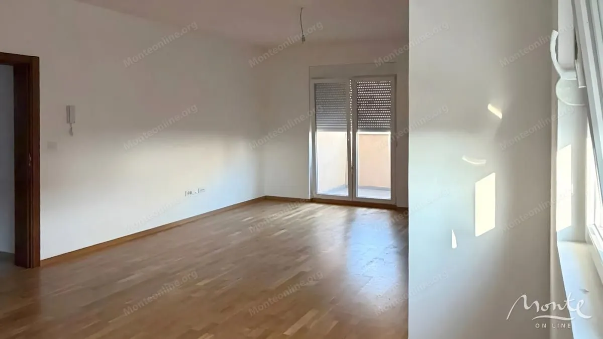 Prodaja, dvosoban stan, 73m², Tuški Put, Podgorica