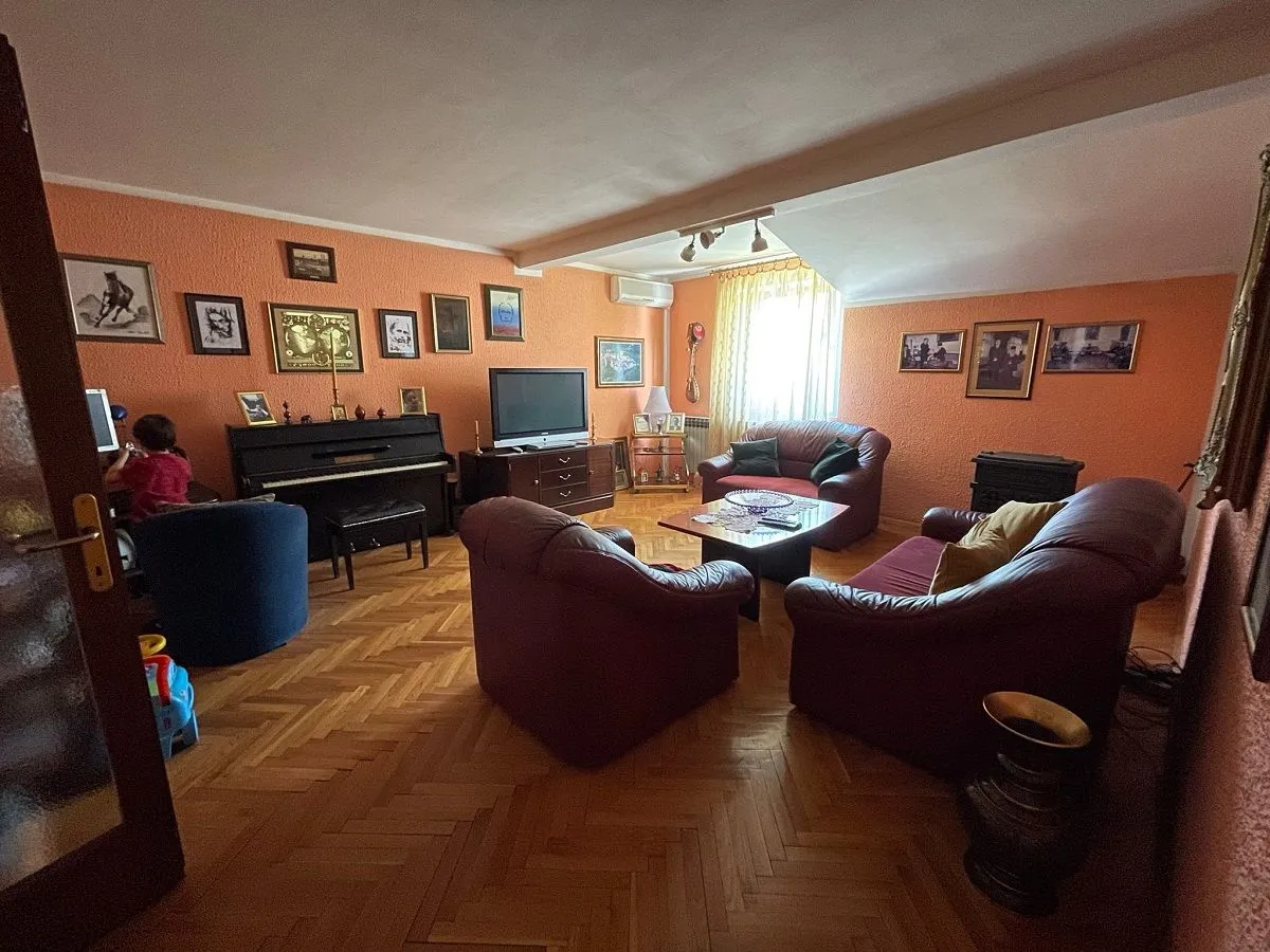 Sale, house, 600m², Autokomanda, Voždovac Sve Podlokacije