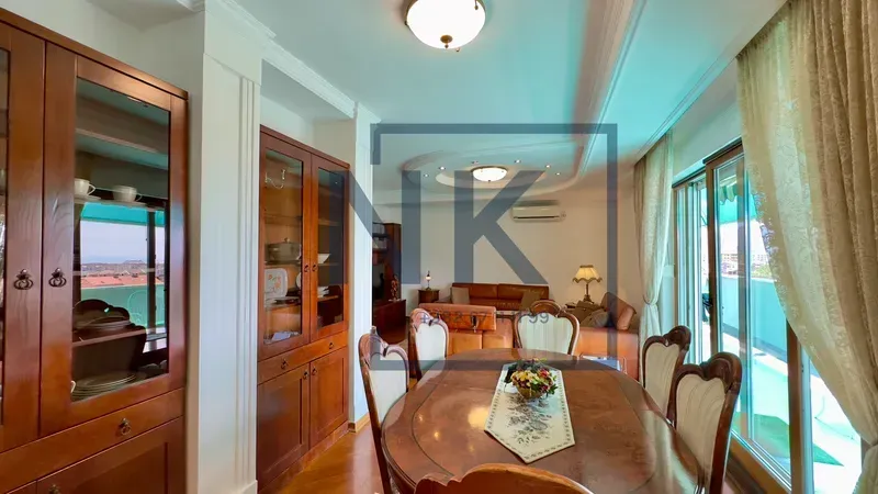 Prodaja, trosoban stan, 130m², Stari Aerodrom, Podgorica