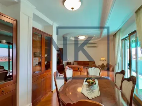 Prodaja, trosoban stan, 130m², Stari Aerodrom, Podgorica - image 5