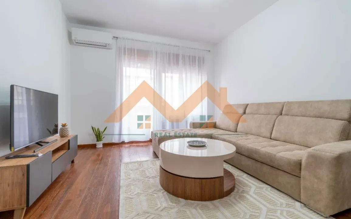 Izdavanje, jednosoban stan, 54m², Master Kvart, Podgorica