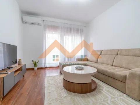 Izdavanje, jednosoban stan, 54m², Master Kvart, Podgorica