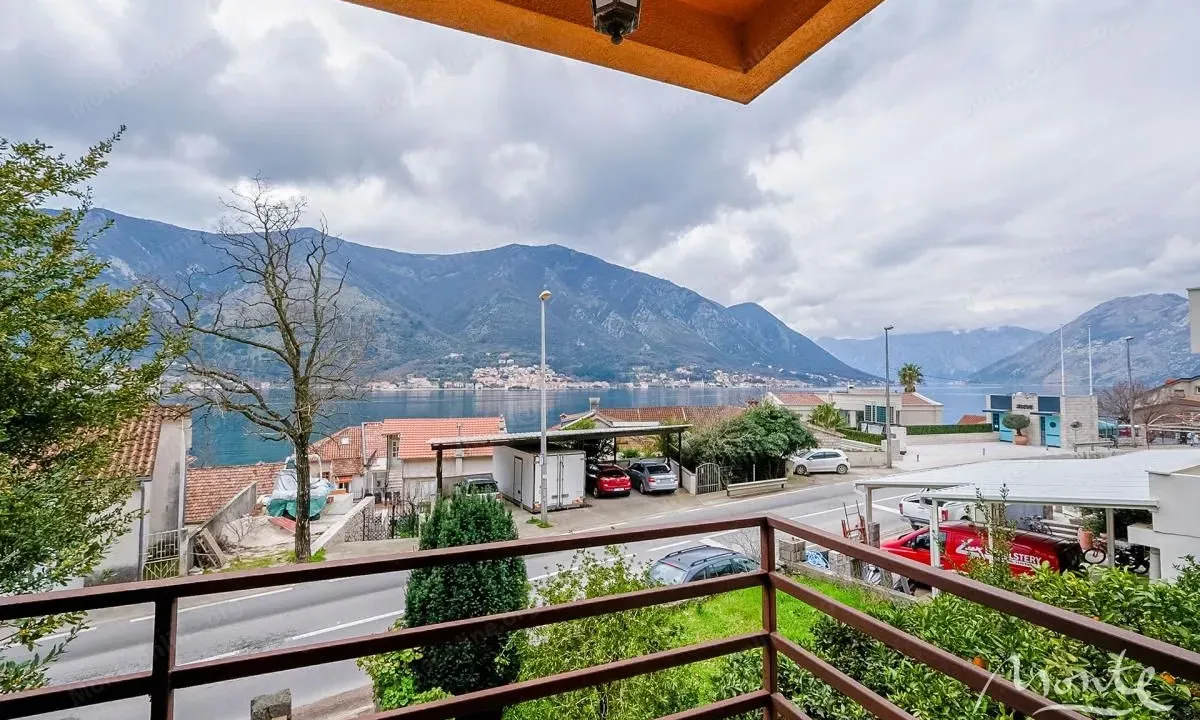 Sale, house, 250m², Dobrota, Kotor