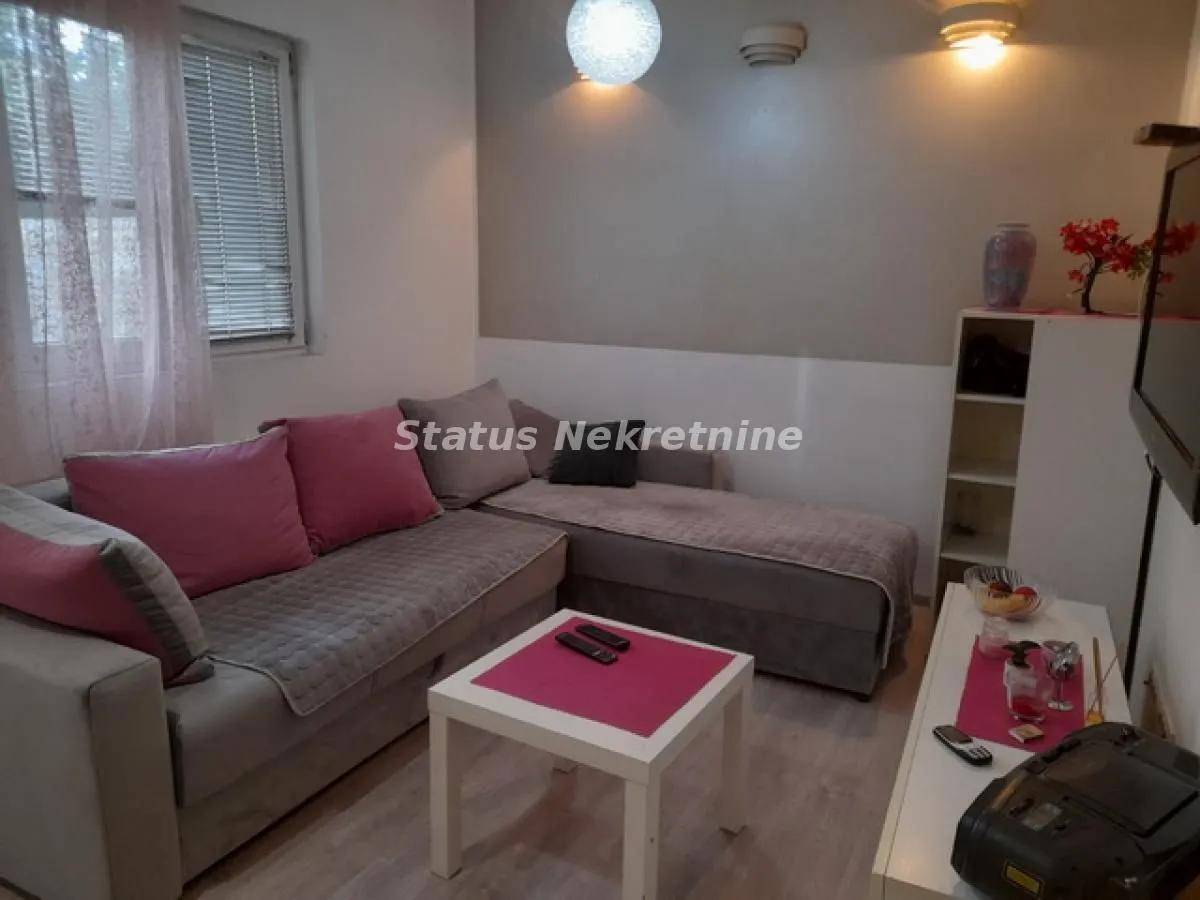 Izdavanje, trosoban stan, 78m², Avijatičarsko naselje, Novi Sad Sve Podlokacije