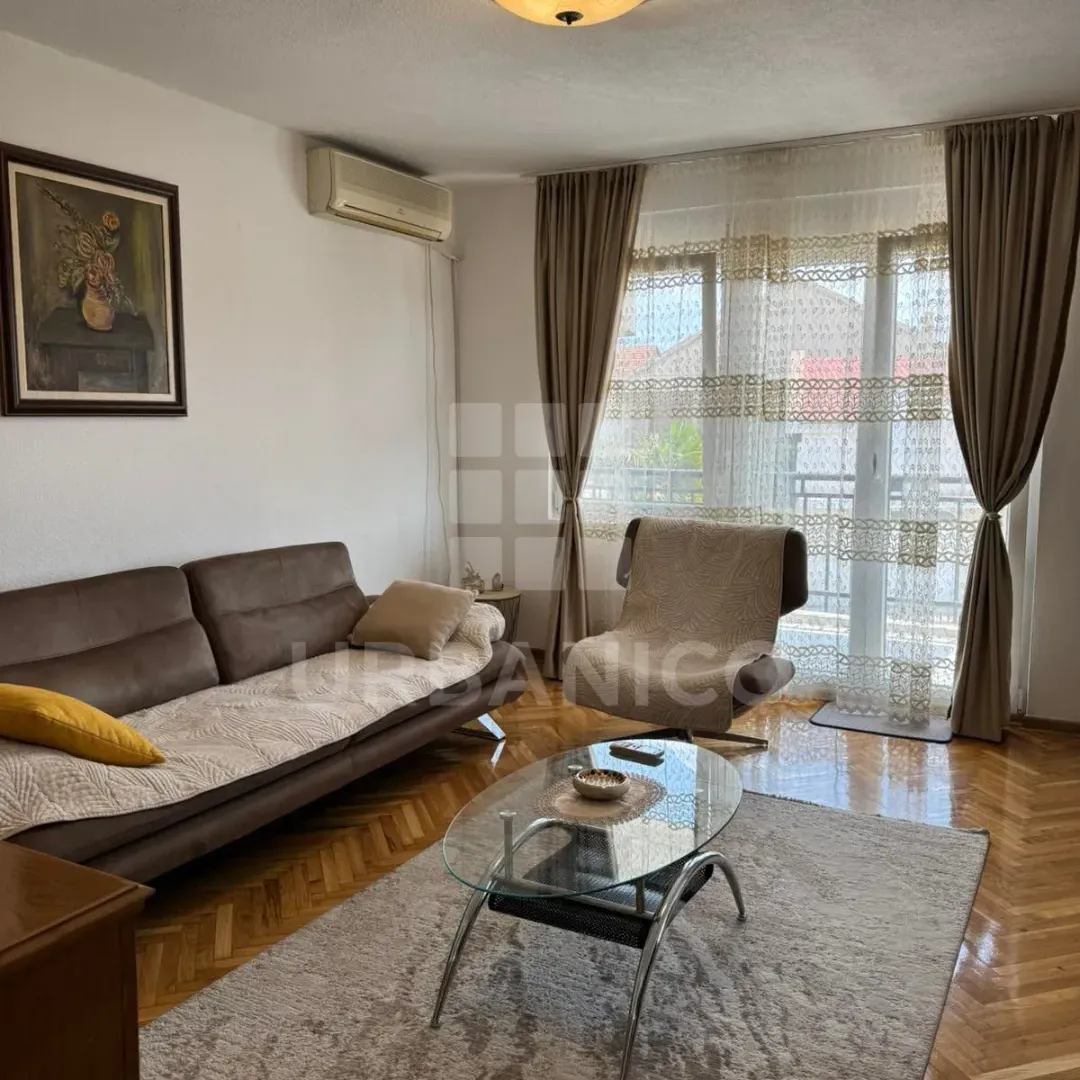 Izdavanje, dvosoban stan, 75m², Gornja Gorica, Podgorica