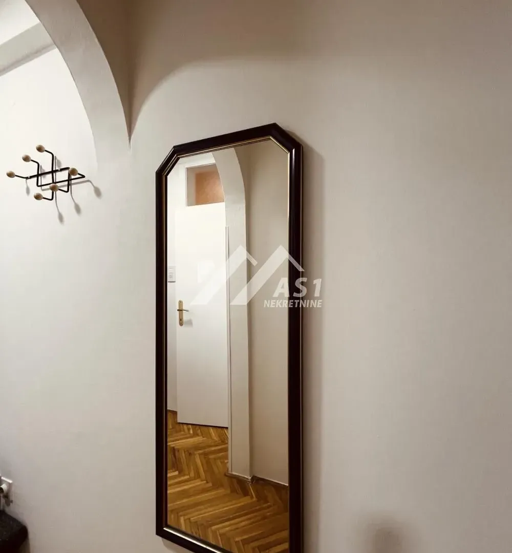 Izdavanje, stan, 24m², Bulevar Oslobodjenja, Novi Sad Sve Podlokacije