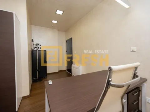 Izdavanje, poslovni prostor, 75m², Centar, Podgorica - image 11