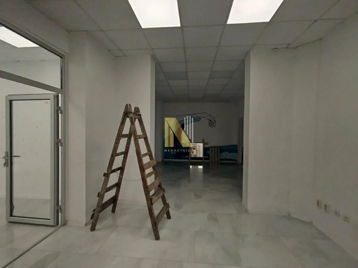 Rent, office space, 160m², Centar, Novi Sad