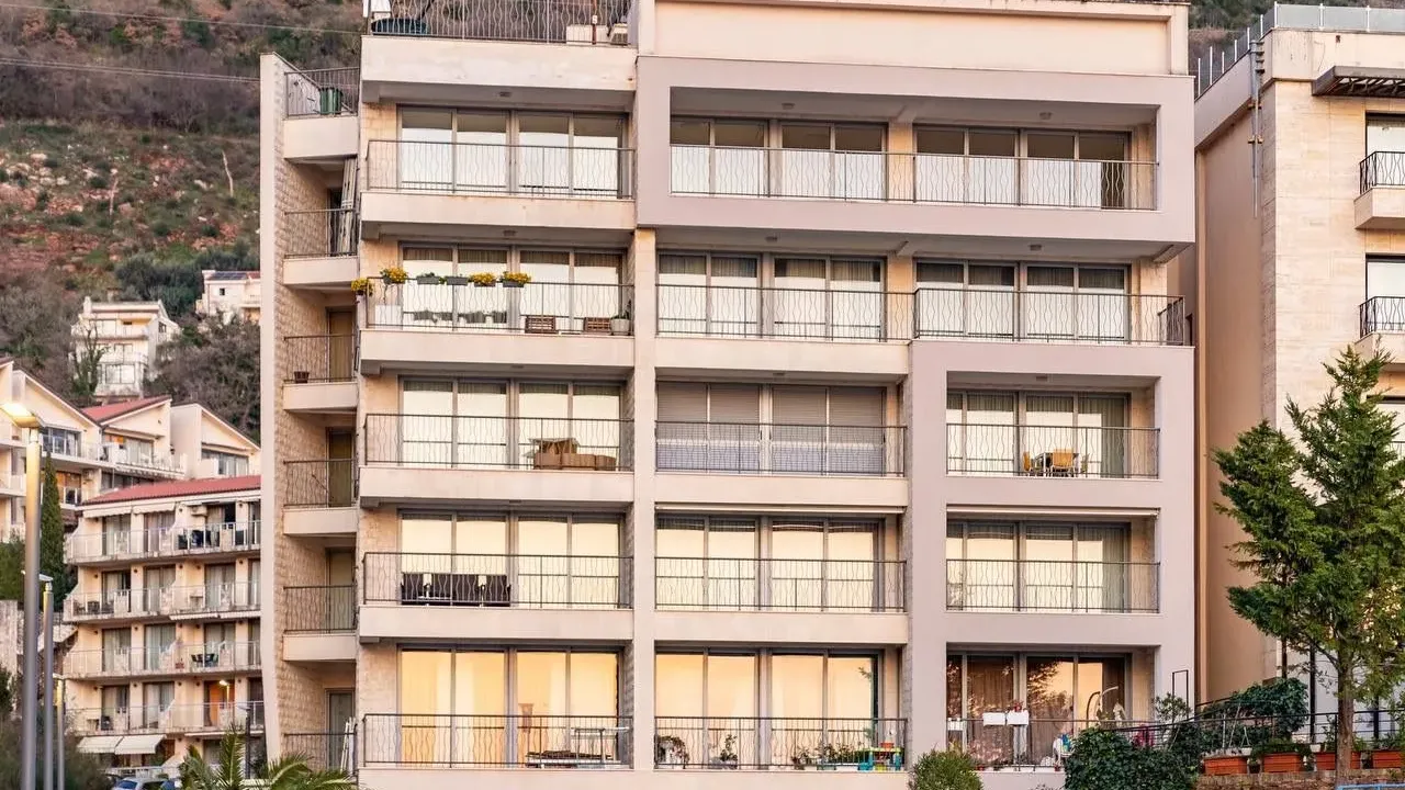 Prodaja, trosoban stan, 160m², Pržno, Budva