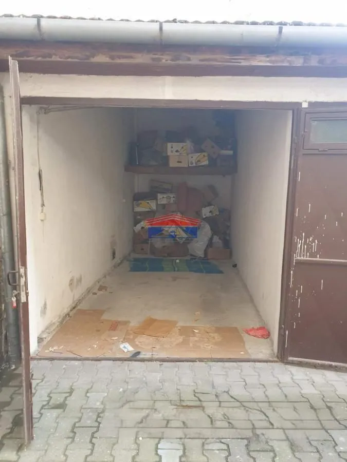 Sale, parking/garage, 14m², Socijalno, Novi Sad Sve Podlokacije