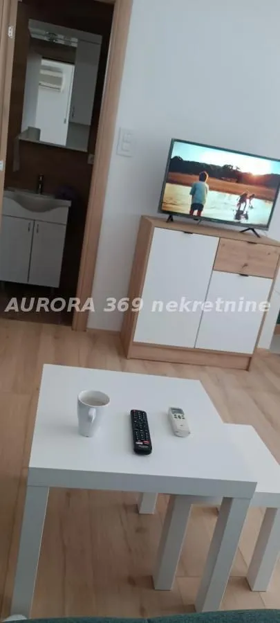 Izdavanje, garsonjera, 25m², Bulevar Oslobodjenja, Novi Sad Sve Podlokacije