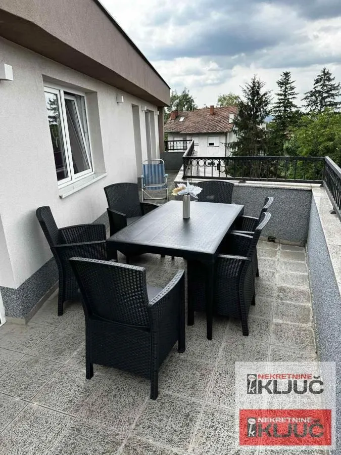 Prodaja, četvorosoban stan, 170m², Sremska Kamenica, Petrovaradin