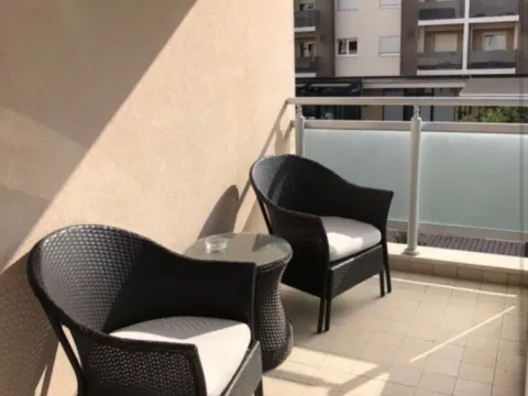 Izdavanje, dvosoban stan, 65m², City Kvart, Podgorica - image 7