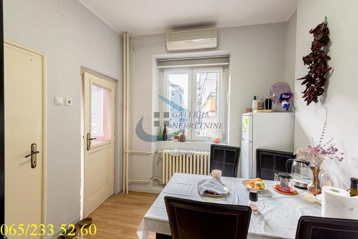 Prodaja, dvosoban stan, 59m², Stari Grad, Beograd