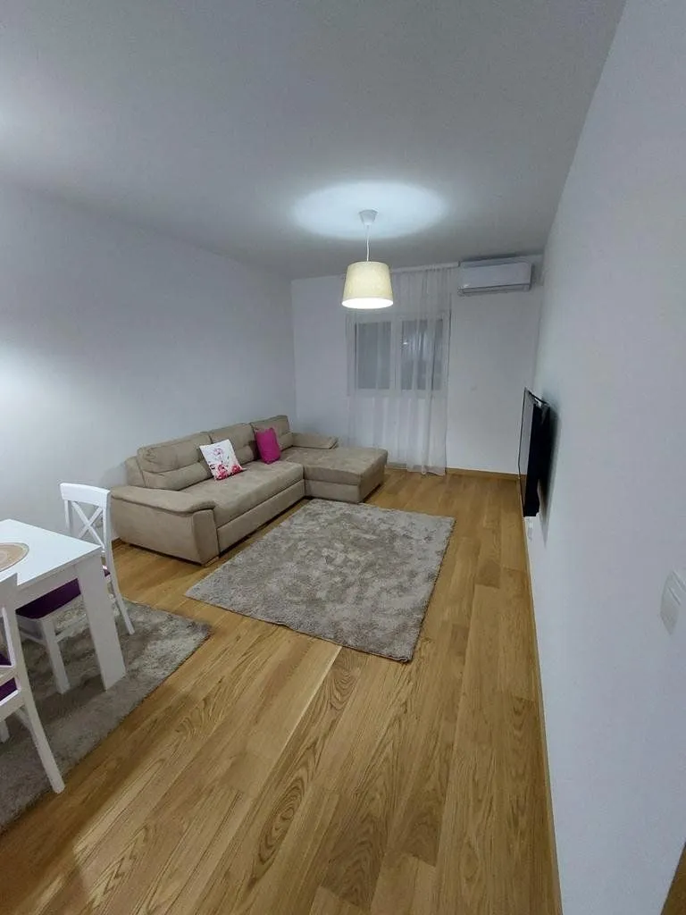 Izdavanje, jednosoban stan, 55m², City Kvart, Podgorica