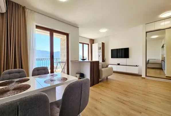 Prodaja, dvosoban stan, 73m², Vidikovac, Budva