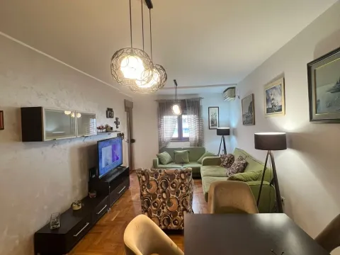 Sale, two bedroom apartment, 70m², Stari Aerodrom, Podgorica - image 2