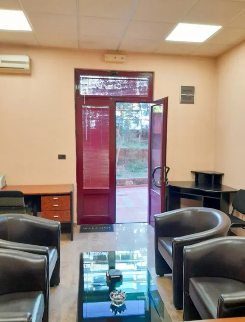 Izdavanje, poslovni prostor, 35m², Preko Morače, Podgorica